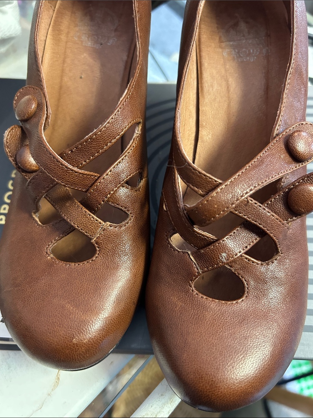 Crown Vintage Brown Leather Mary Jane Flats with Button Straps - Picture 4 of 7